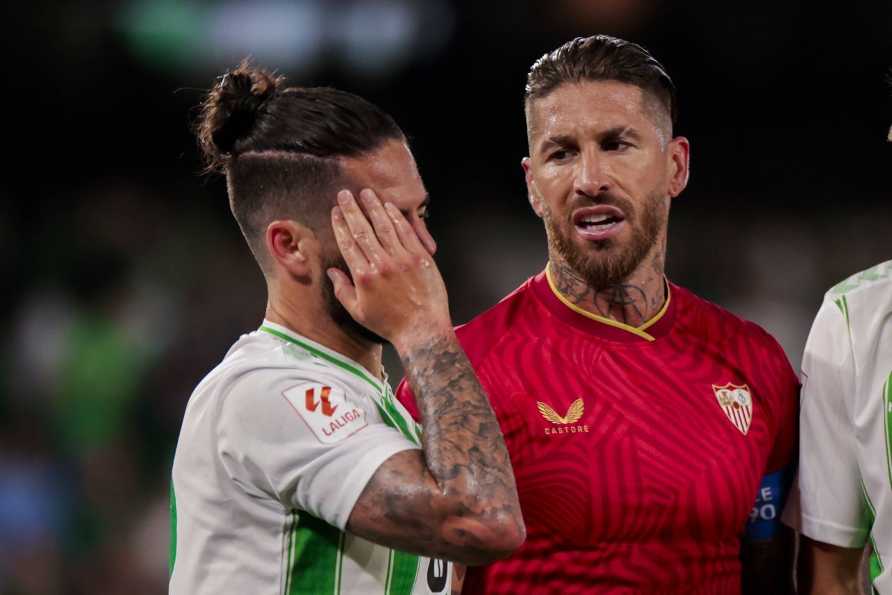 Primul 11 al fotbaliștilor rămași fără echipă: Ramos - căpitan, Navas - în poartă, Pjanic - ”creierul”. Rezervele, pe măsură_1
