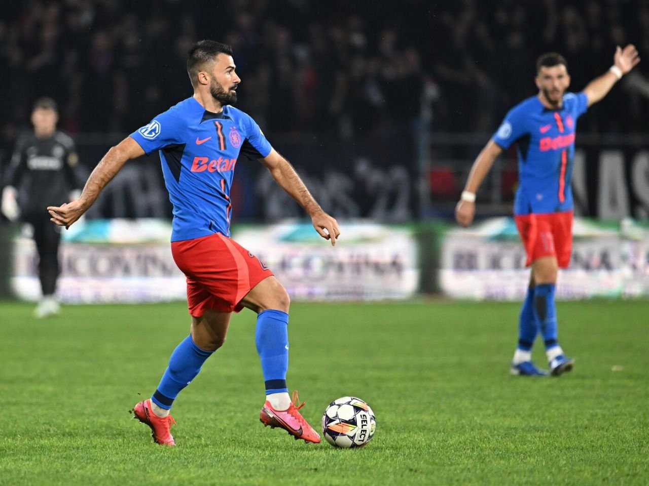 FCSB - Petrolul Ploiești 1-1. Roș-albaștrii pierd două puncte în prelungiri_2