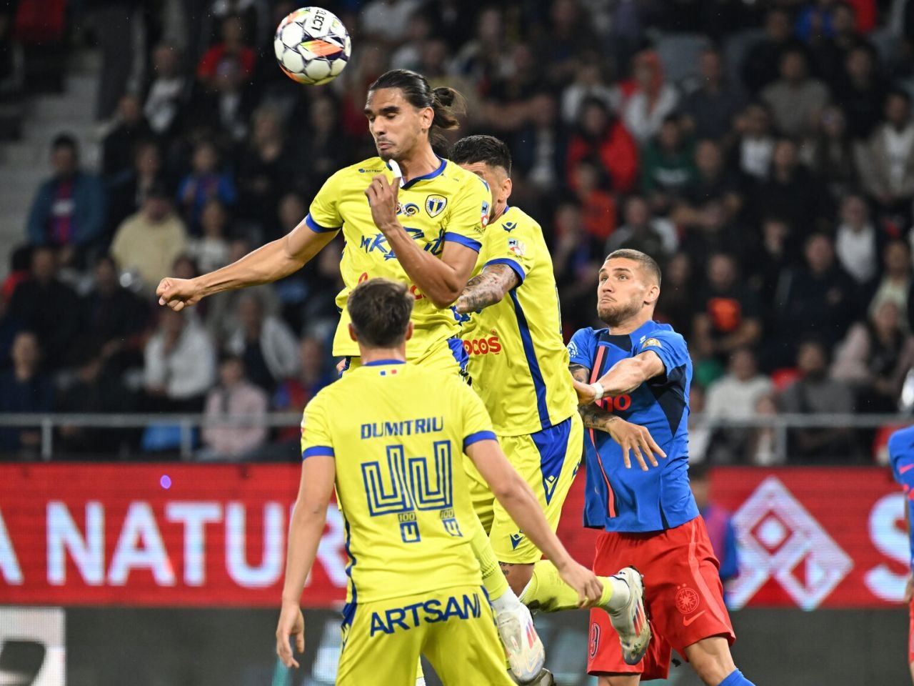 FCSB - Petrolul Ploiești 1-1. Roș-albaștrii pierd două puncte în prelungiri_4