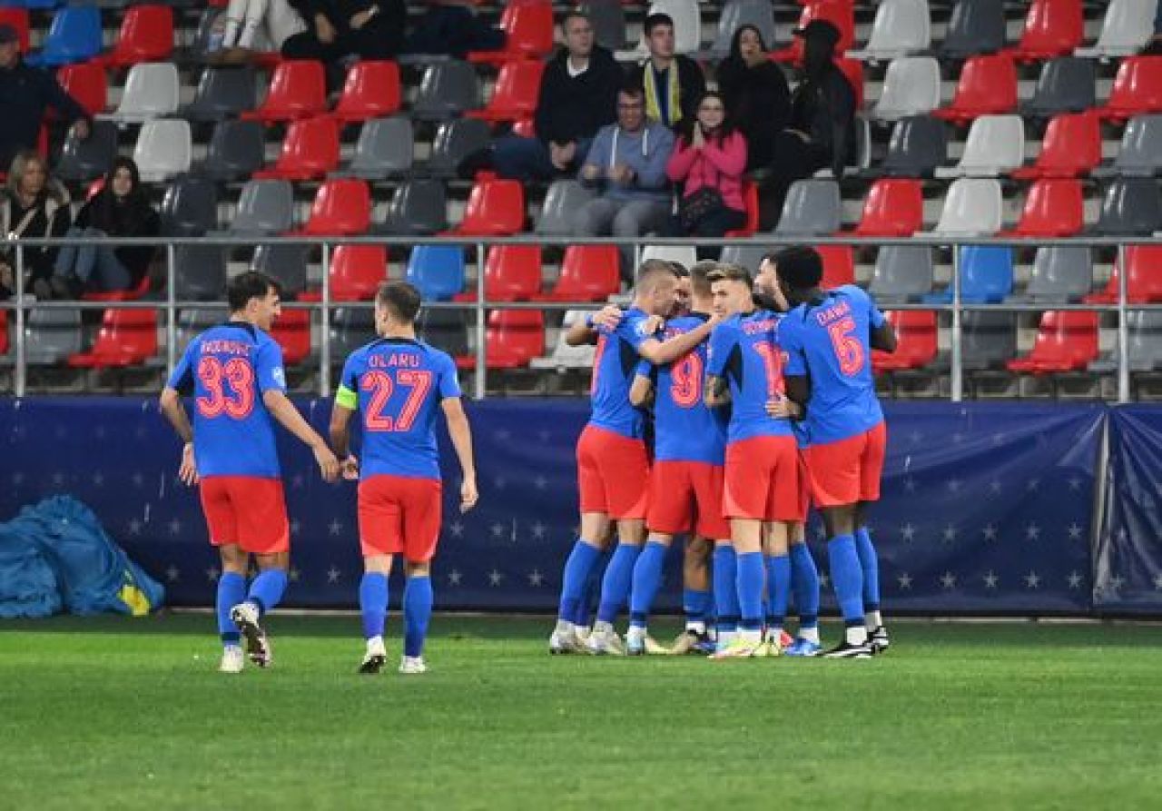 FCSB - Petrolul Ploiești 1-1. Roș-albaștrii pierd două puncte în prelungiri_13