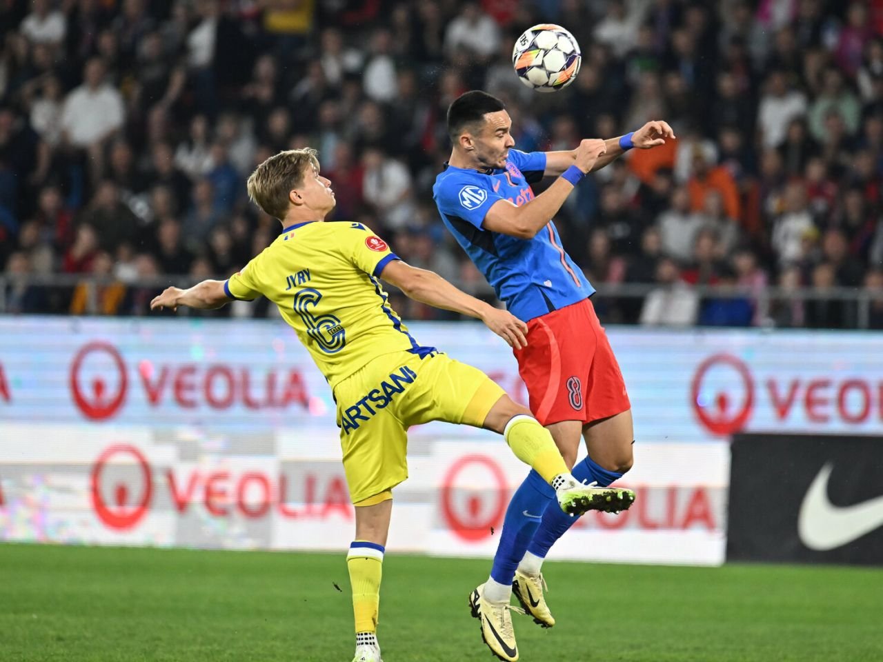 FCSB - Petrolul Ploiești 1-1. Roș-albaștrii pierd două puncte în prelungiri_15
