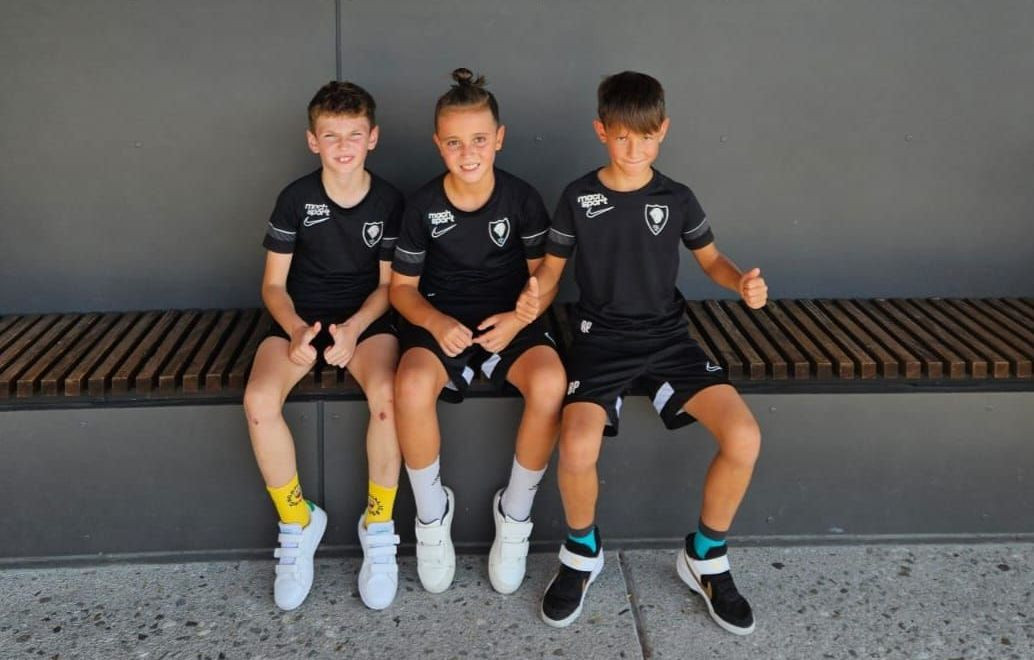 După ce &icirc;n primăvară i-a dat 24 de goluri, &rdquo;Banda&rdquo; de puști rom&acirc;ni din Austria a făcut din nou show ieri cu Red Bull Salzburg!