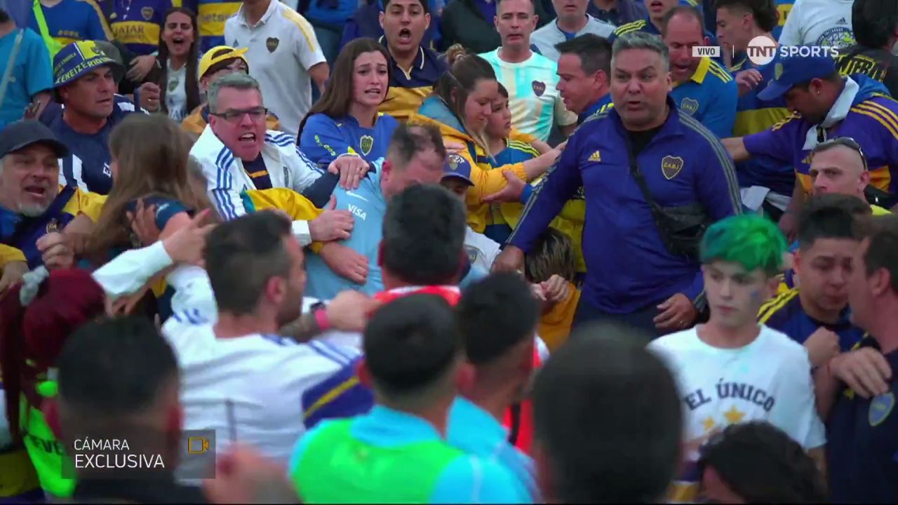 Mai rău ca-n România! Fostul portar al lui Manchester United a