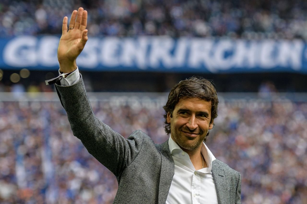 Legendarul Raul, aproape de primul job important al carierei de antrenor! La un pas să preia un 