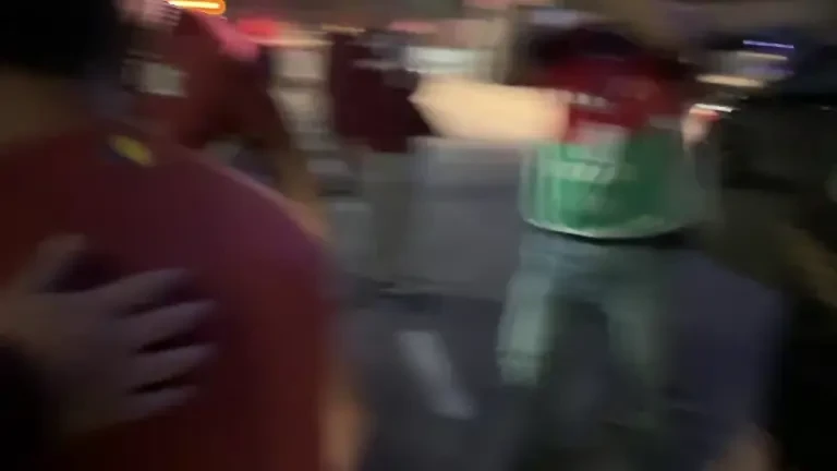 Marius Șumudică, alături de fanii Rapidului după victoria cu Unirea Slobozia (2-1) II