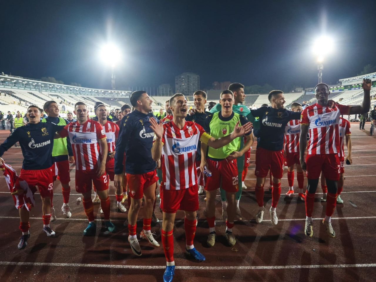 A fost DEZASTRU în Partizan Belgrad - Steaua Roșie Belgrad, ”Večiti Derbi” din Serbia! Perla lui Gică Hagi, maestru de ceremonii_3