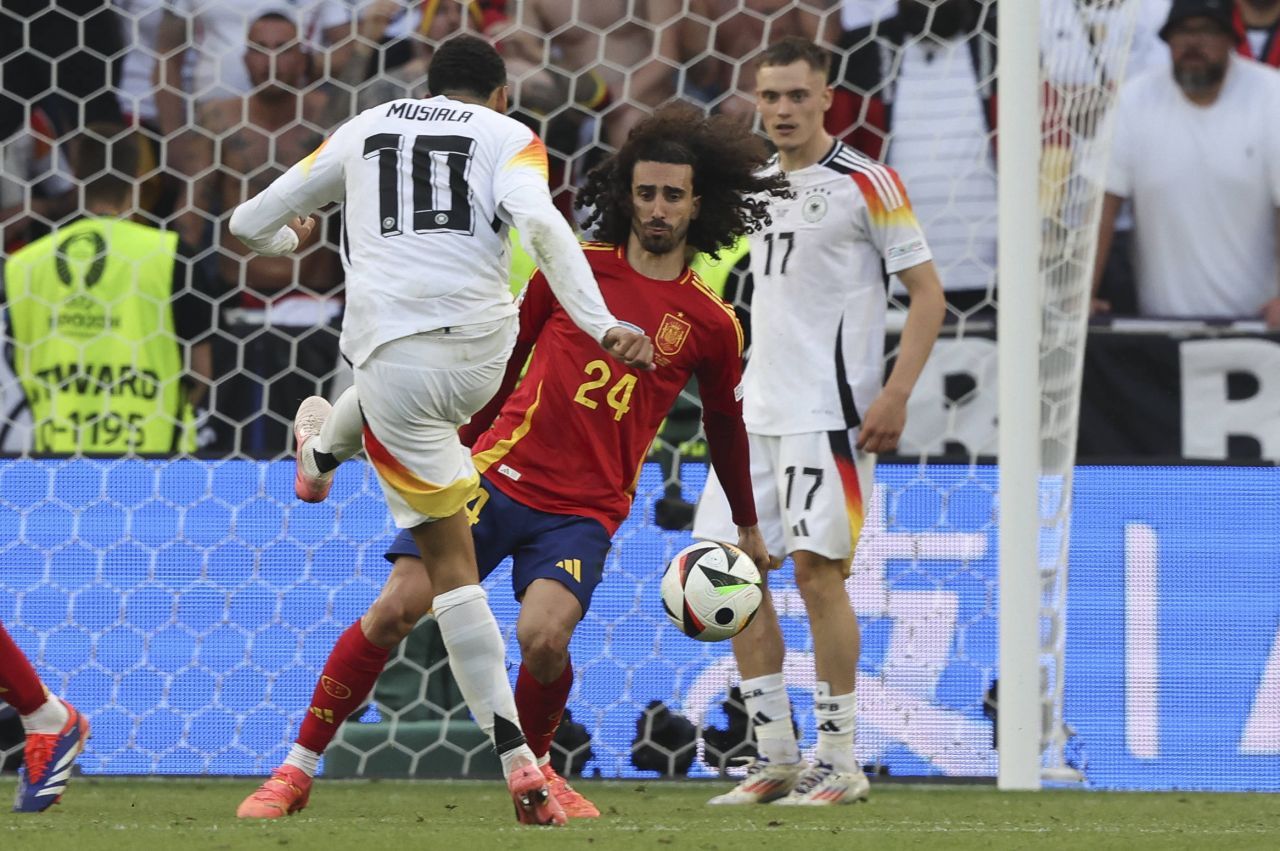 UEFA a recunoscut după două luni ce a văzut toată lumea: hențul lui Marc Cucurella de la EURO 2024!_2