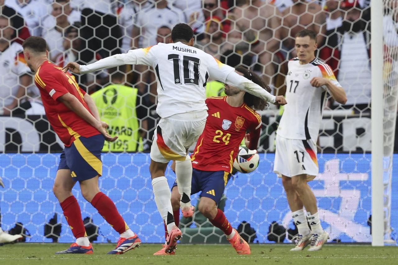 UEFA a recunoscut după două luni ce a văzut toată lumea: hențul lui Marc Cucurella de la EURO 2024!_3