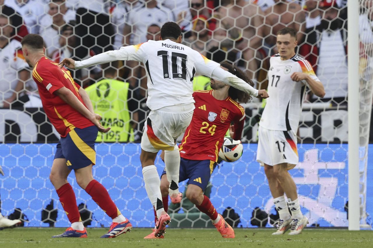UEFA a recunoscut după două luni ce a văzut toată lumea: hențul lui Marc Cucurella de la EURO 2024!_3