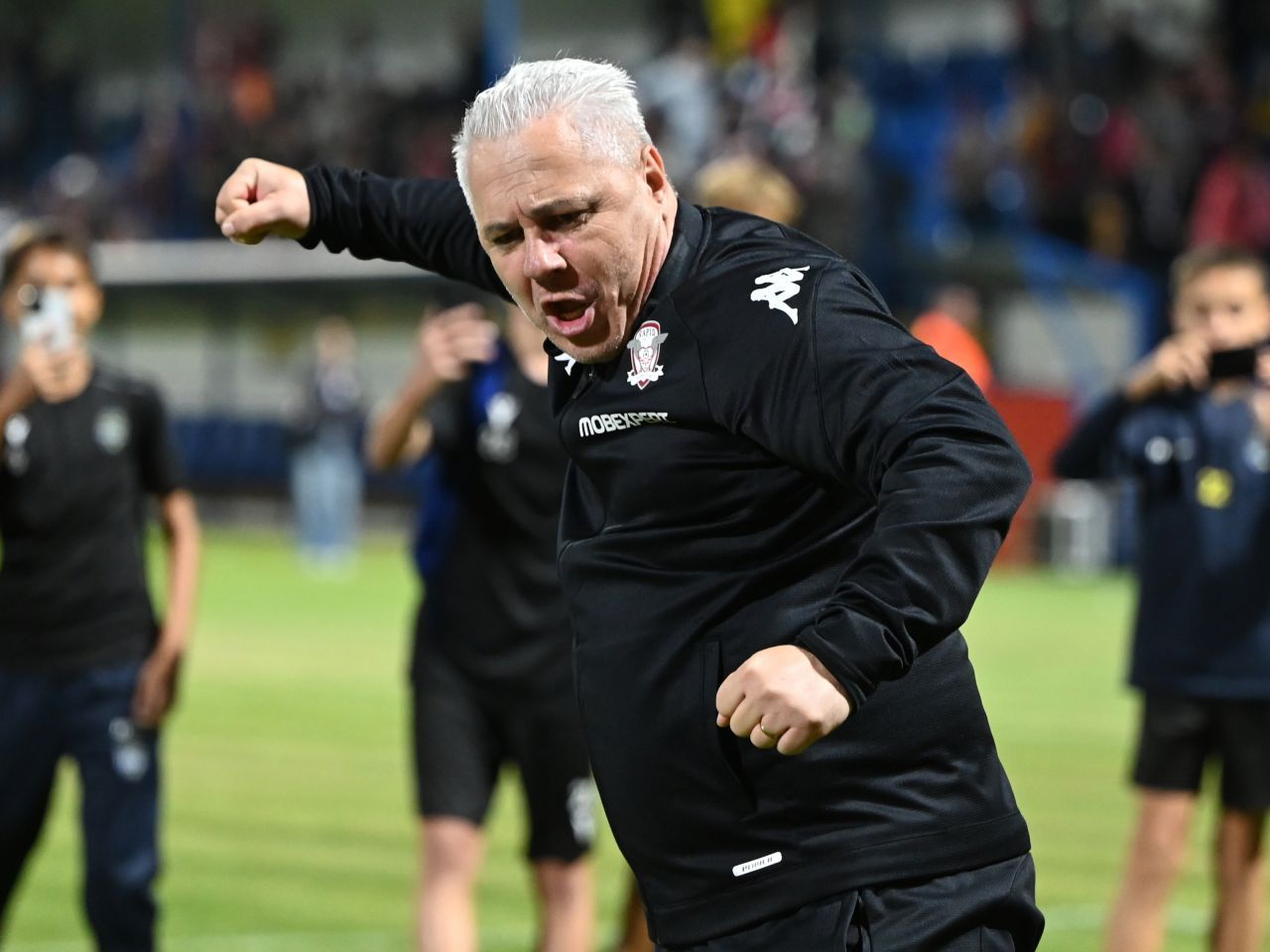 În sfârșit, joacă și Rapid! Trio formidabil. Caramavrov a remarcat trei jucători de clasă_1
