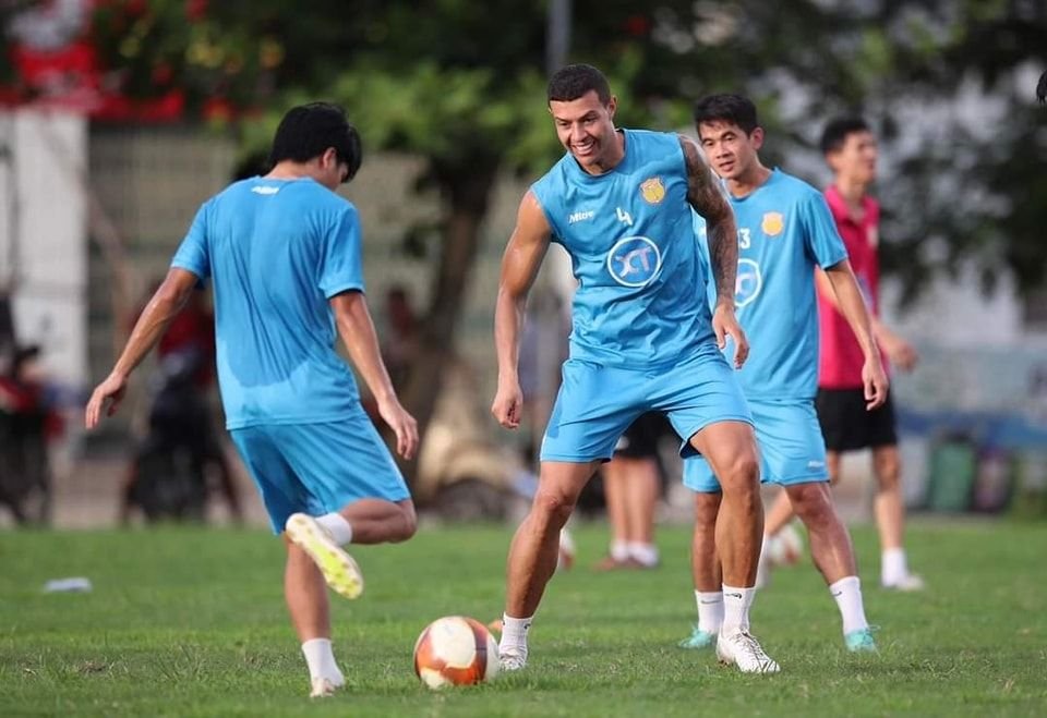 Ce mai face Lucas Alves, fostul căpitan al lui Dinamo. Brazilianul joacă în Champions League!_17