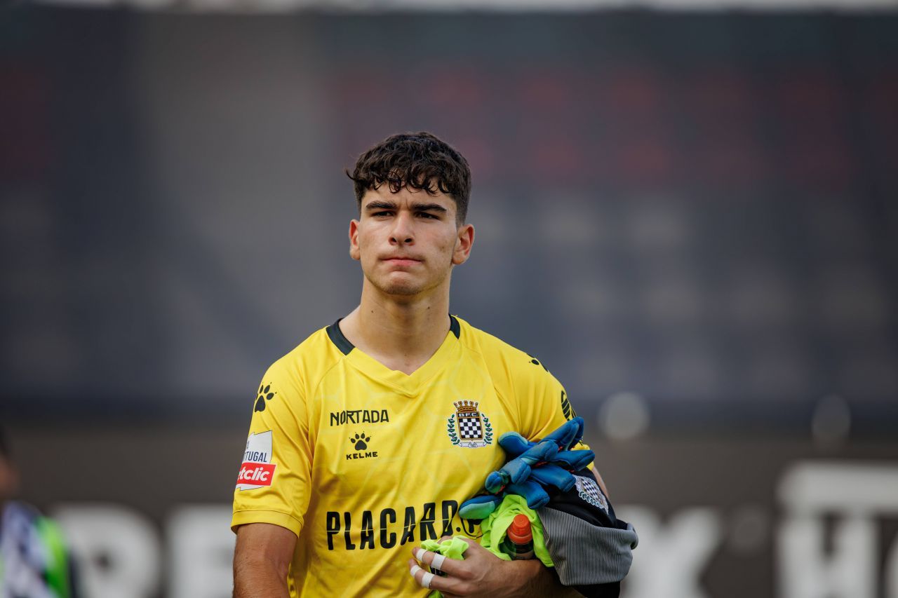 Cu cine se descurcă în poartă echipa de top care și-a pierdut ambii goalkeeperi, accidentați grav la același antrenament!_3
