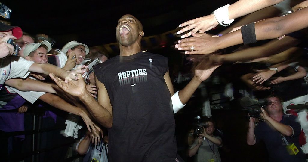 Vince Carter, primul baschetbalist din istoria francizei căruia Toronto Raptors îi retrage tricoul de joc_5