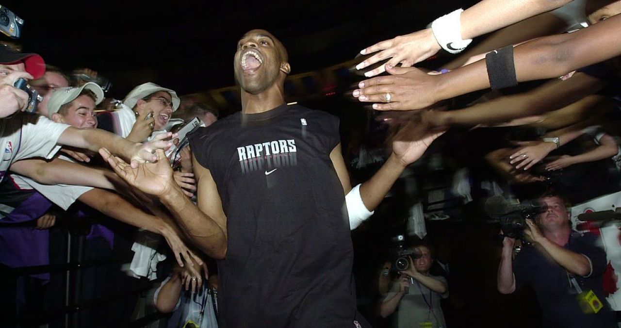 Vince Carter, primul baschetbalist din istoria francizei căruia Toronto Raptors îi retrage tricoul de joc_5