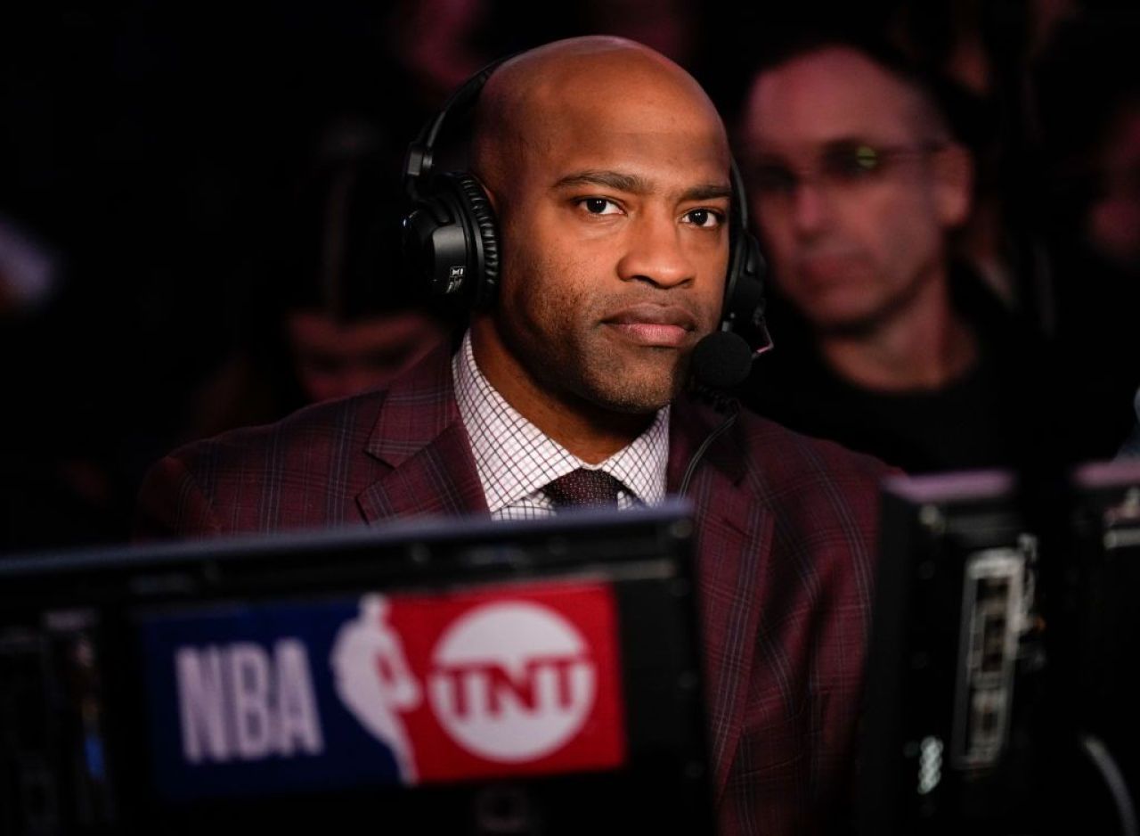 Vince Carter, primul baschetbalist din istoria francizei căruia Toronto Raptors îi retrage tricoul de joc_8