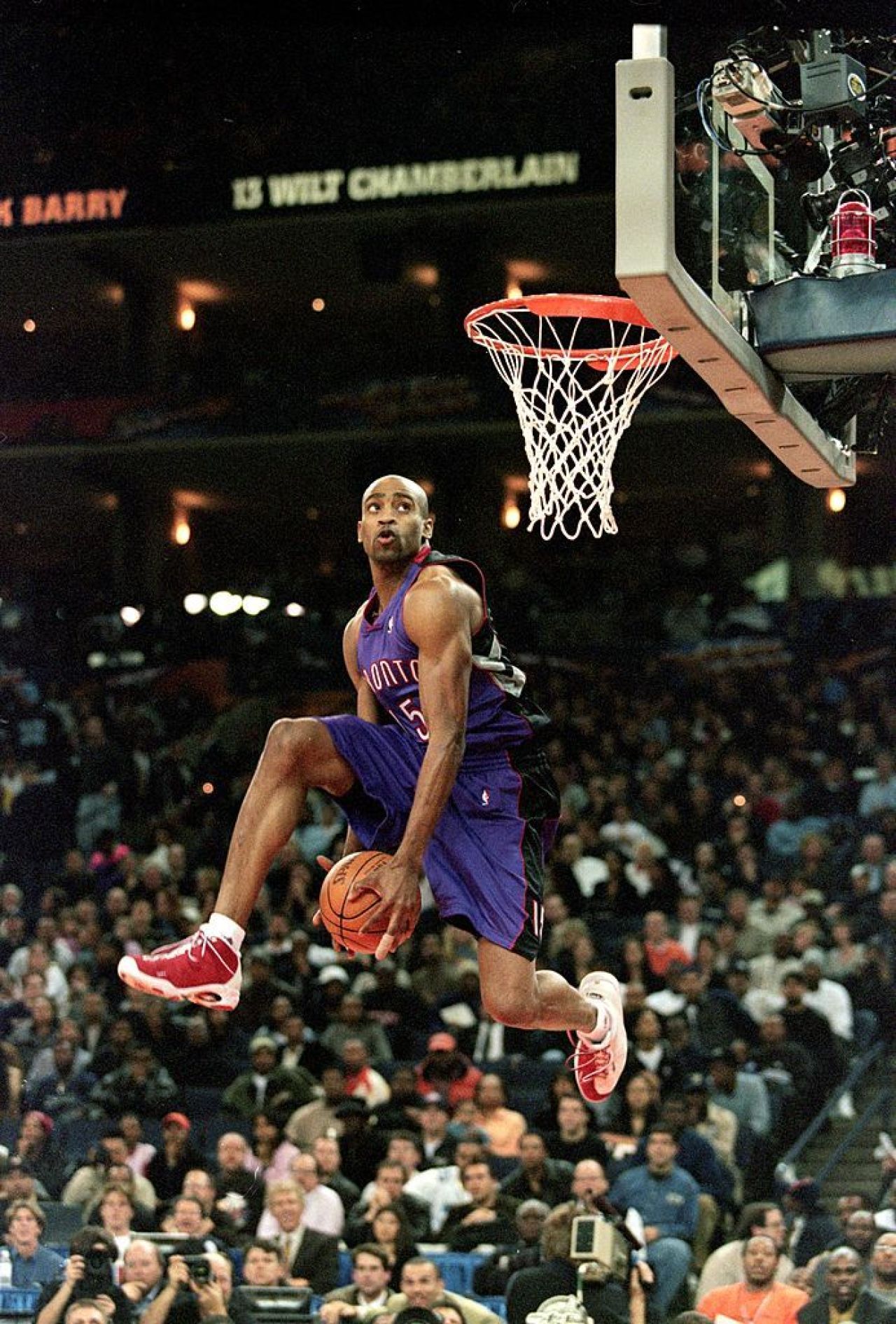 Vince Carter, primul baschetbalist din istoria francizei căruia Toronto Raptors îi retrage tricoul de joc_16