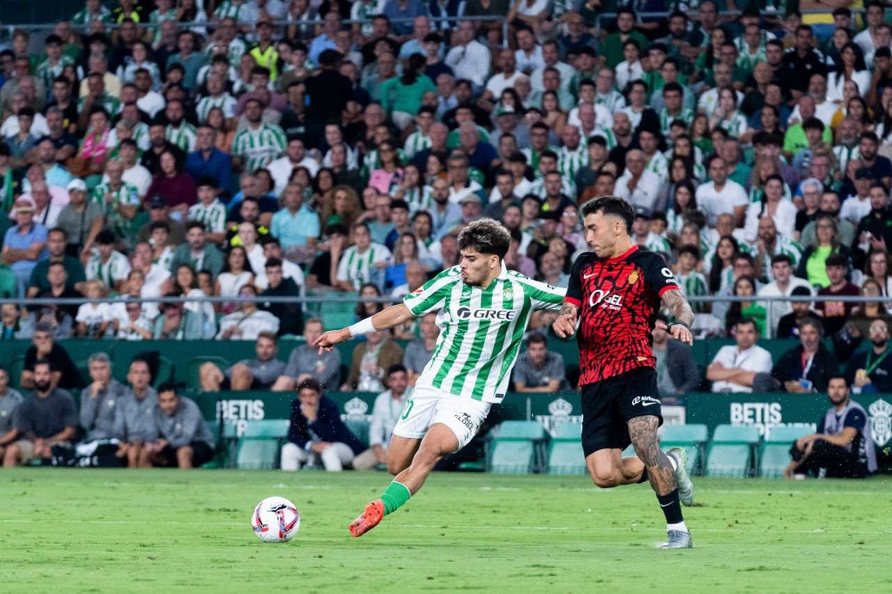 Superliga nici măcar nu visează la așa ceva! C&acirc;ți spectatori au fost la meciul Betis Sevilla - Real Mallorca, cu gol decisiv &icirc;n 90+3