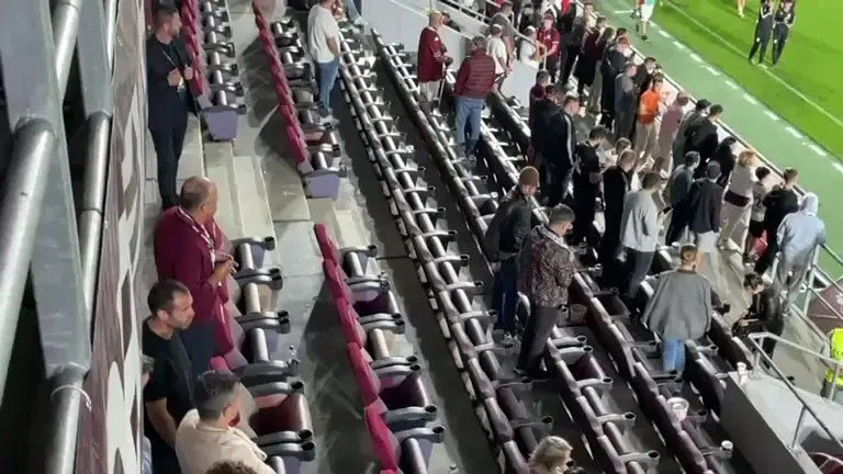 Dan Șucu i-a aplaudat pe jucătorii Rapidului după remiza din Giulești cu Oțelul Galați