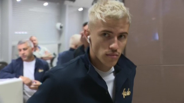 Certat de Becali, Tavi Popescu s-a pozat &icirc;n tricoul unei alte echipe! Imaginea postată pe rețelele sociale