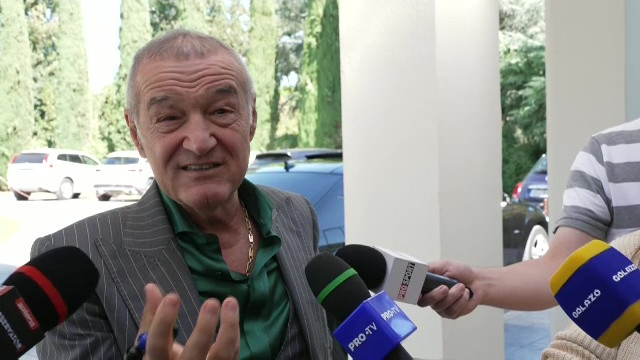 Gigi Becali a făcut ședință tehnico-tactică &icirc;n avionul spre Salonic: Să știe de frică! Doar trei jucători au scăpat