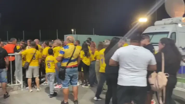 Nebunie la stadionul din Larnaca, înainte de Cipru - România