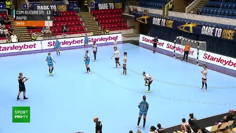 CSM București - Rapid 15-12, la pauză (16.10.2024)