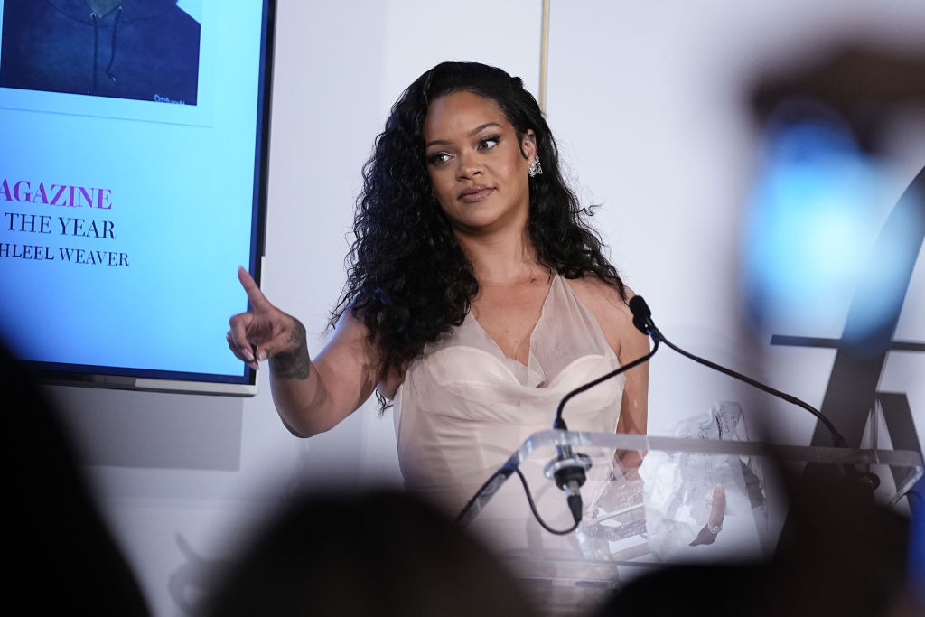 Rihanna, la un pas să intre &icirc;n lumea fotbalului! C&acirc;ntăreața, așteptată să se implice la un club din Anglia