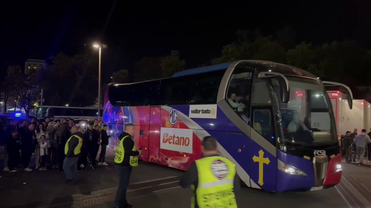 Fotbalistul care &icirc;n urmă cu un an &rdquo;nu mai călca iarba&rdquo;, cel mai aplaudat &icirc;naintea derby-ului FCSB - Rapid