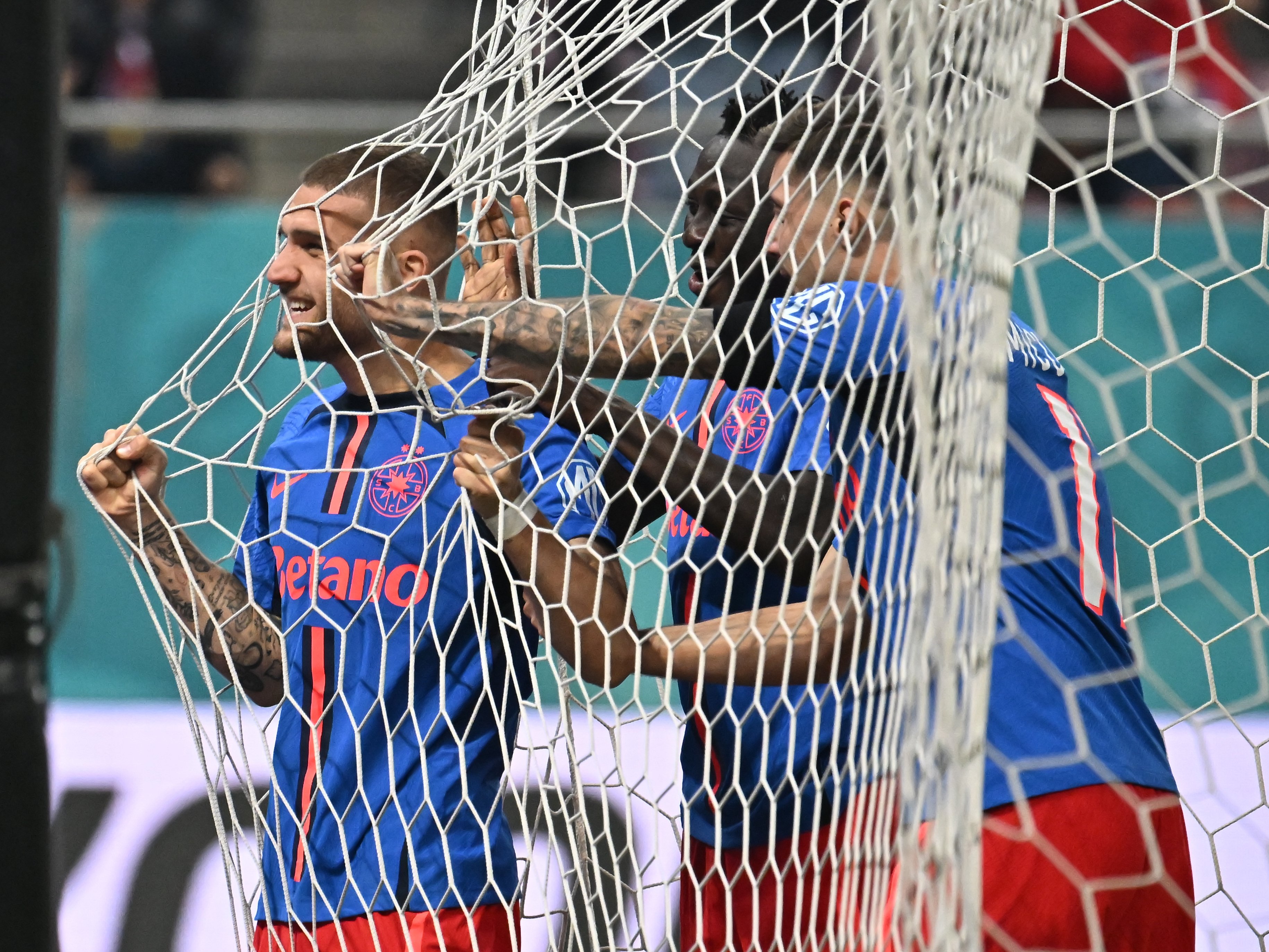 Toate rezultatele FCSB contra echipelor daneze, de la 6-0 cu Aalborg la dezastrul cu Silkeborg