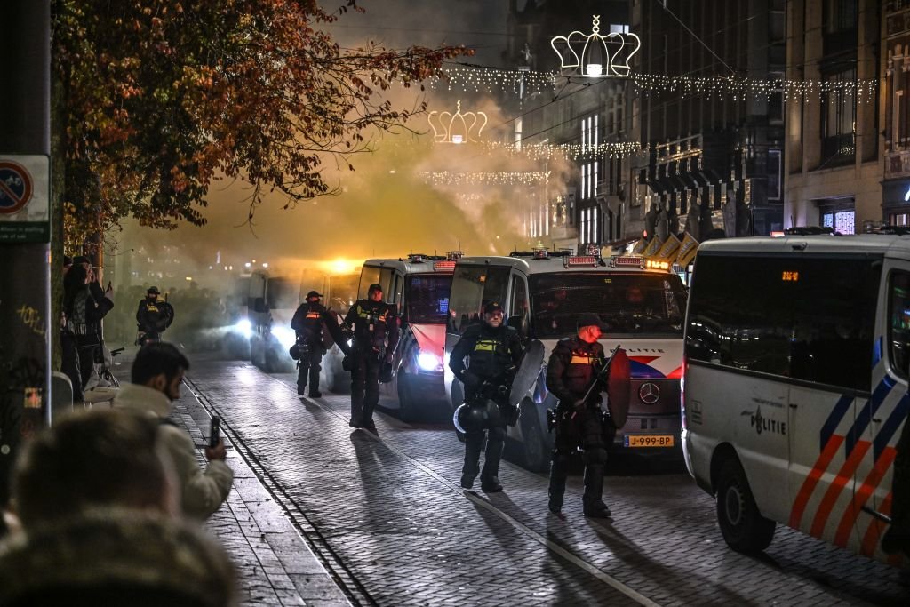 Fanii israelieni atacați &icirc;n Amsterdam, ironizați de un fotbalist al lui Galatasaray