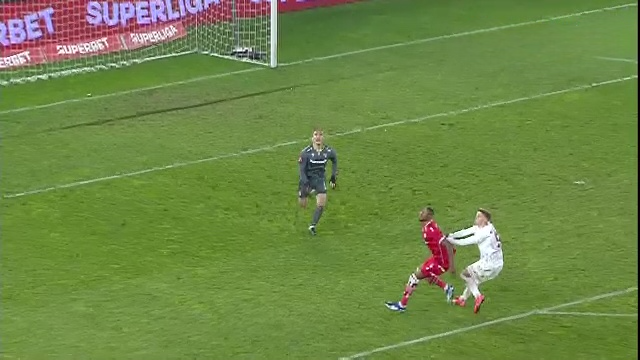 CFR Cluj, salvată de VAR contra lui Dinamo! Reacția lui Marius Avram după golul marcat de Louis Munteanu