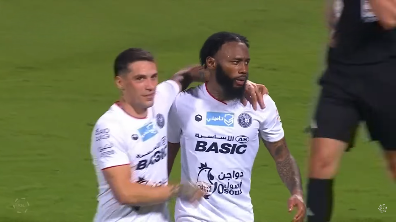 Nicolae Stanciu a făcut spectacol &icirc;n Al Wehda &ndash; Damac. Echipa lui Cosmin Contra s-a impus