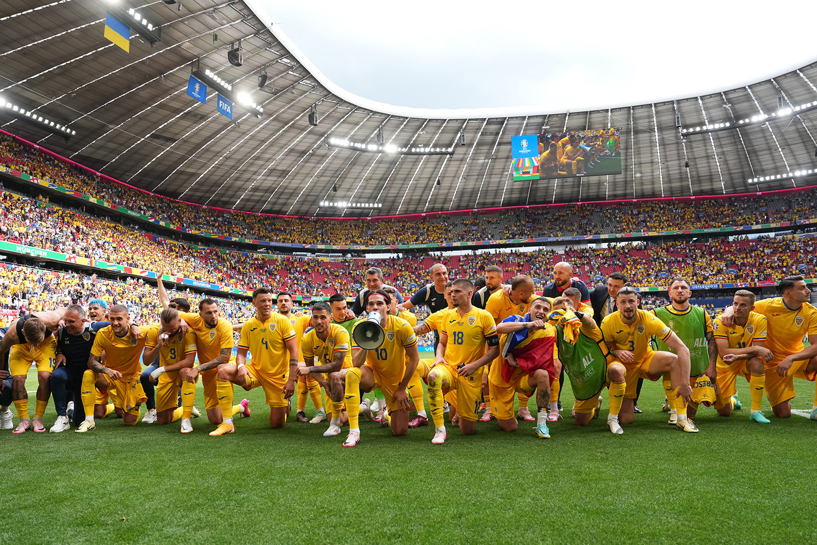Mesajul tricolorilor către toți suporterii la reunirea premergătoare meciului cu Kosovo!