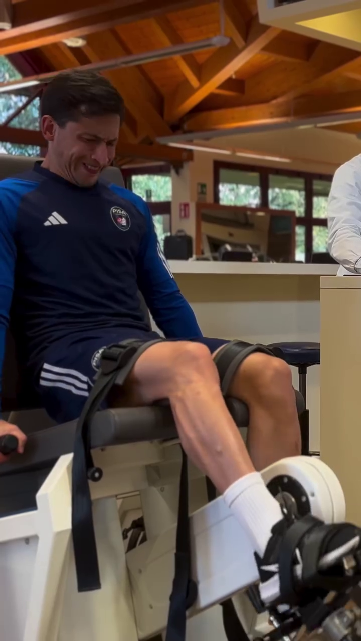 Au apărut primele imagini cu Olimpiu Moruțan &icirc;n sesiunile de recuperare și internetul a explodat: Te iubim!