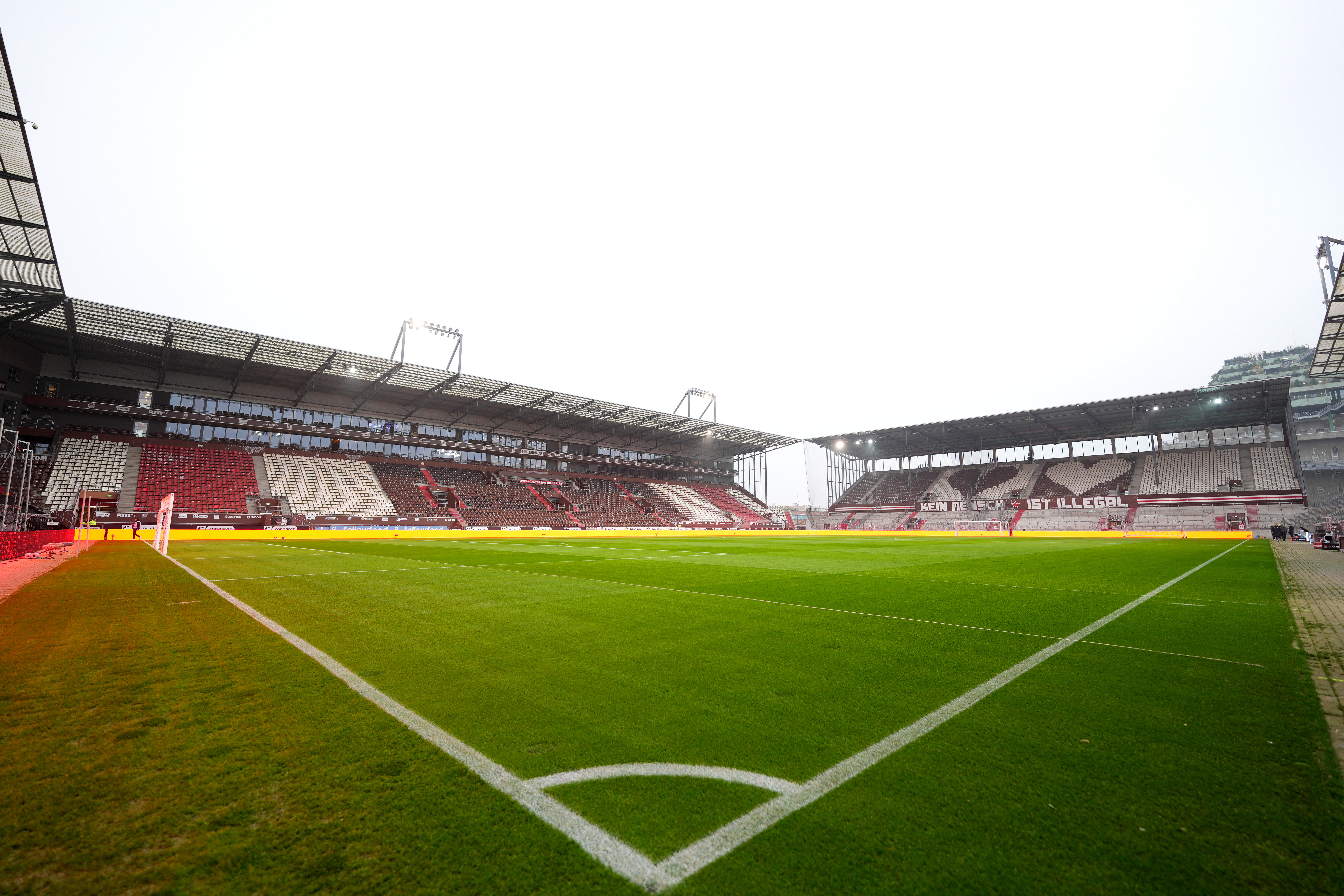 Un club de top dispare de pe o rețea de socializare: &rdquo;Un amplificator de ură&rdquo;