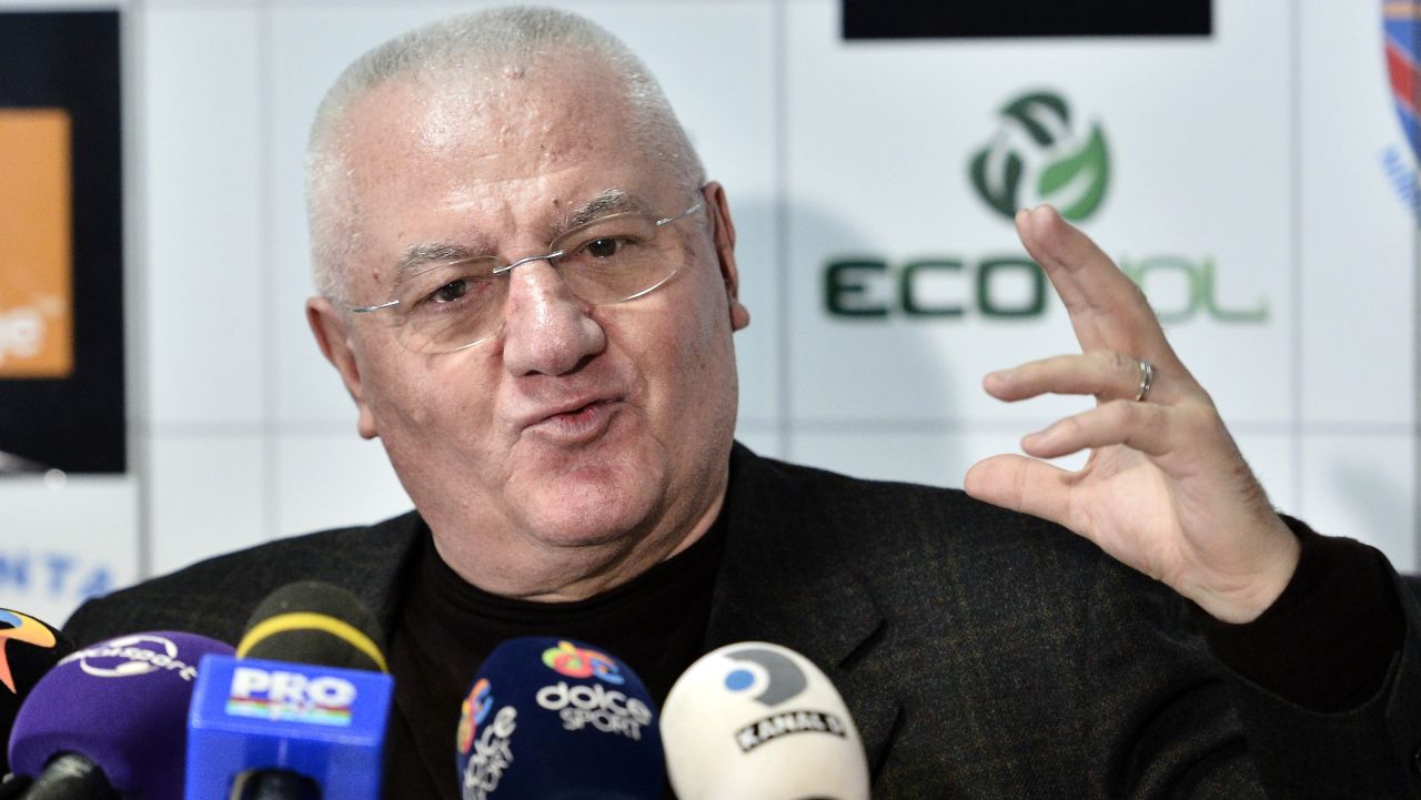Mitică Dragomir l-a făcut cu ou și cu oțet pe Marius Baciu: „Un tâmpit! Marți nu mai e antrenor la FCSB”