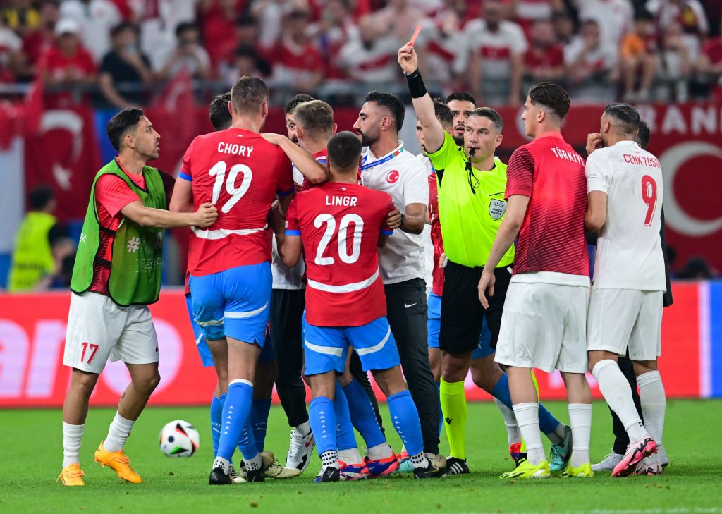 Nemții nu l-au menajat pe Istvan Kovacs &icirc;nainte de Bayern - PSG. Cum l-au descris jurnaliștii de la Bild