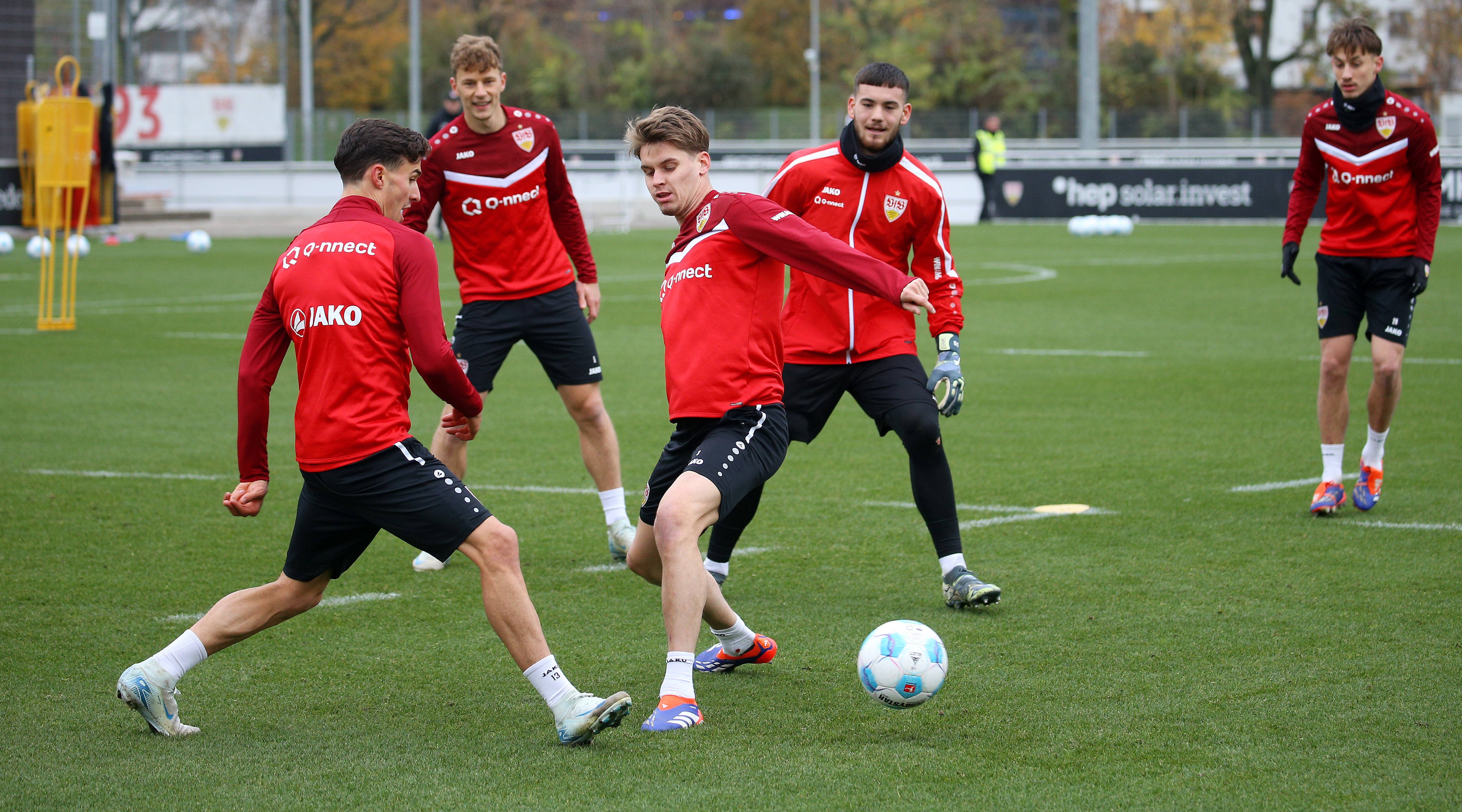 Cine este fotbalistul rom&acirc;n &rdquo;top talent&rdquo; care a prins lotul lui VfB Stuttgart &icirc;n toate cele 5 meciuri din Champions League