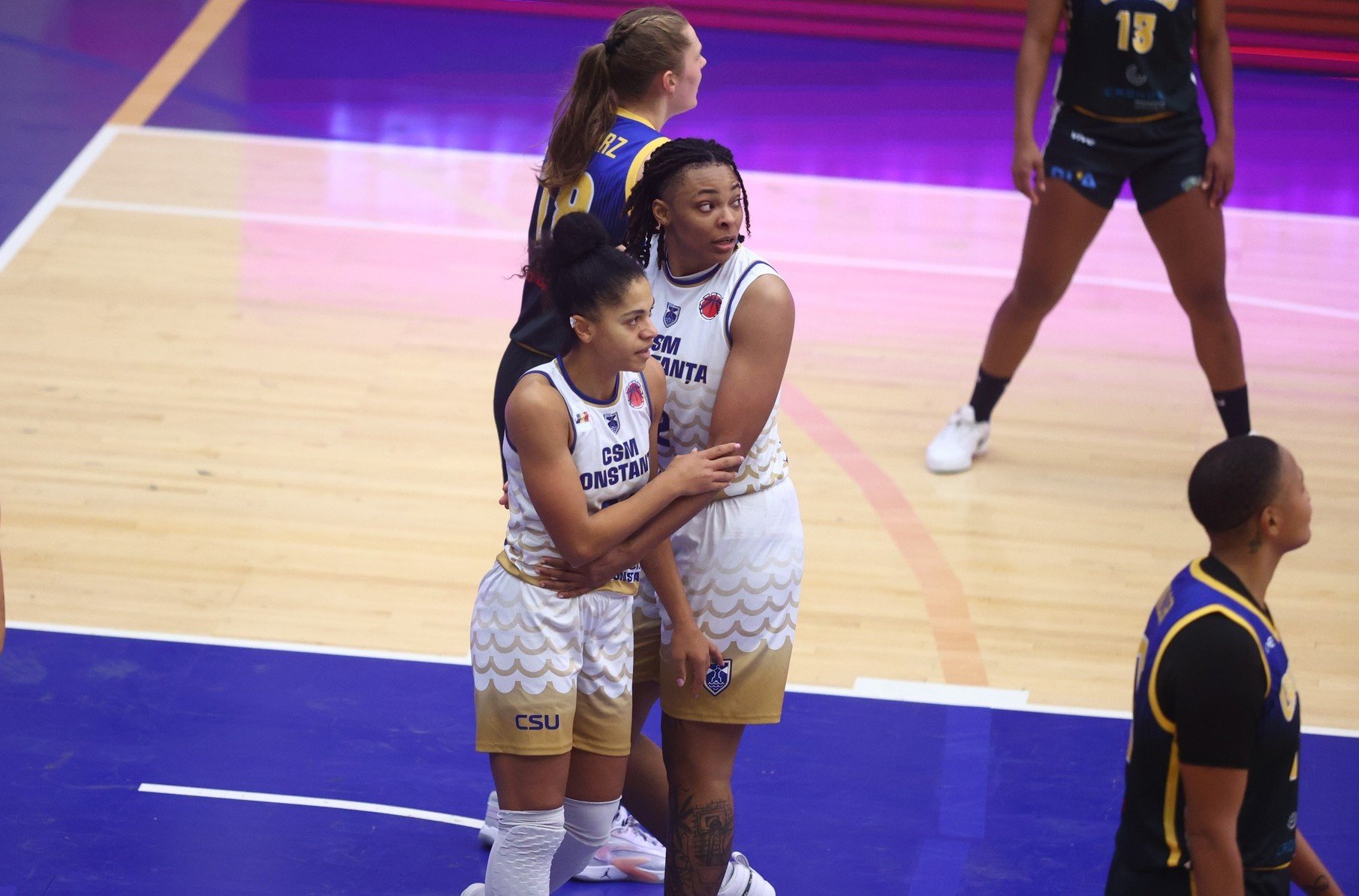 Cu echipamentul ei at&acirc;t de ciudat, campioana Rom&acirc;niei a reușit performanța &icirc;n Europa: calificarea &icirc;n play-off!