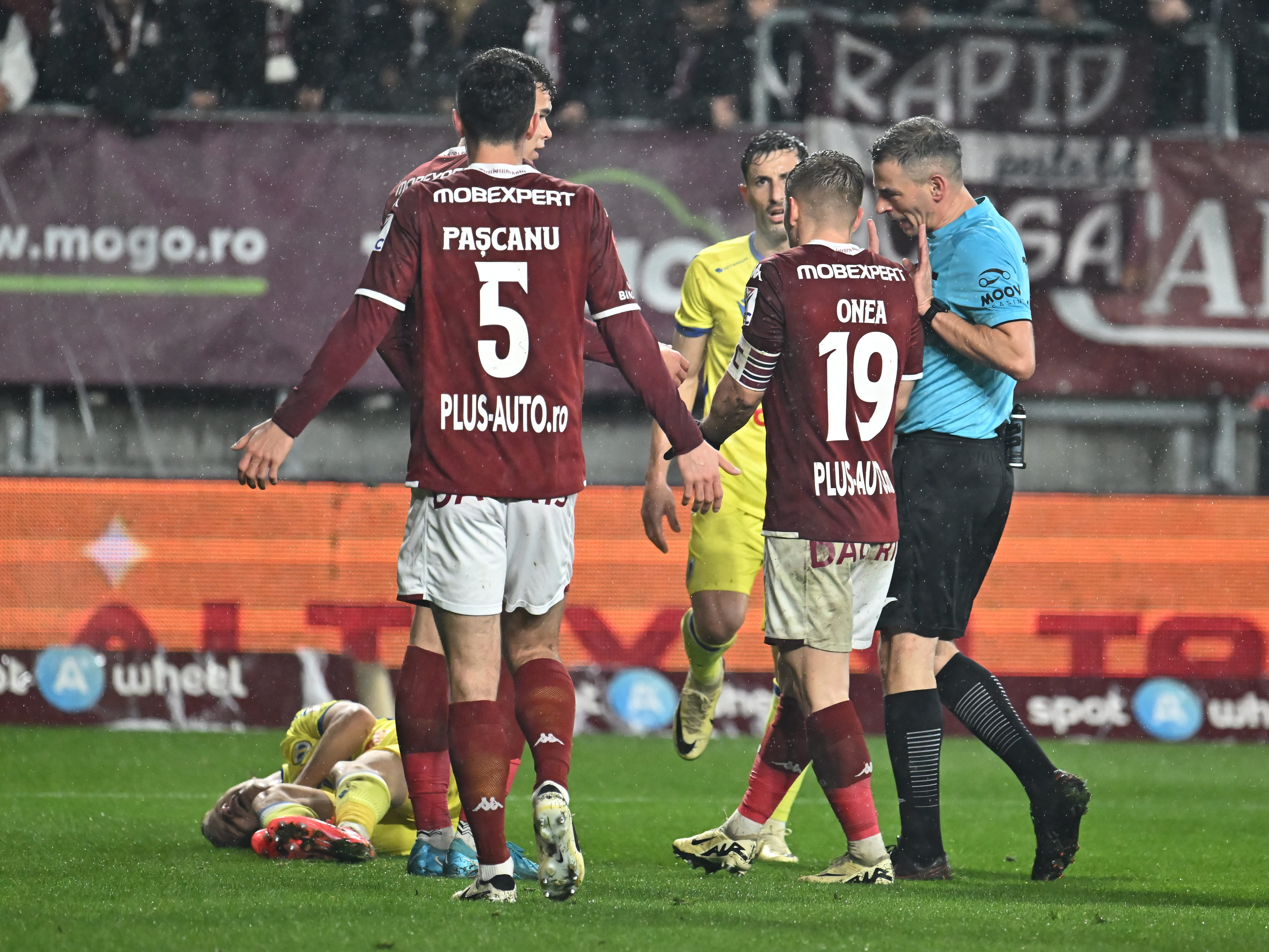 Petroliștii acuză arbitrajul &rdquo;șmecheresc&rdquo; al lui Florin Andrei din derby-ul cu Rapid: &rdquo;At&acirc;t am avut de spus!&rdquo;