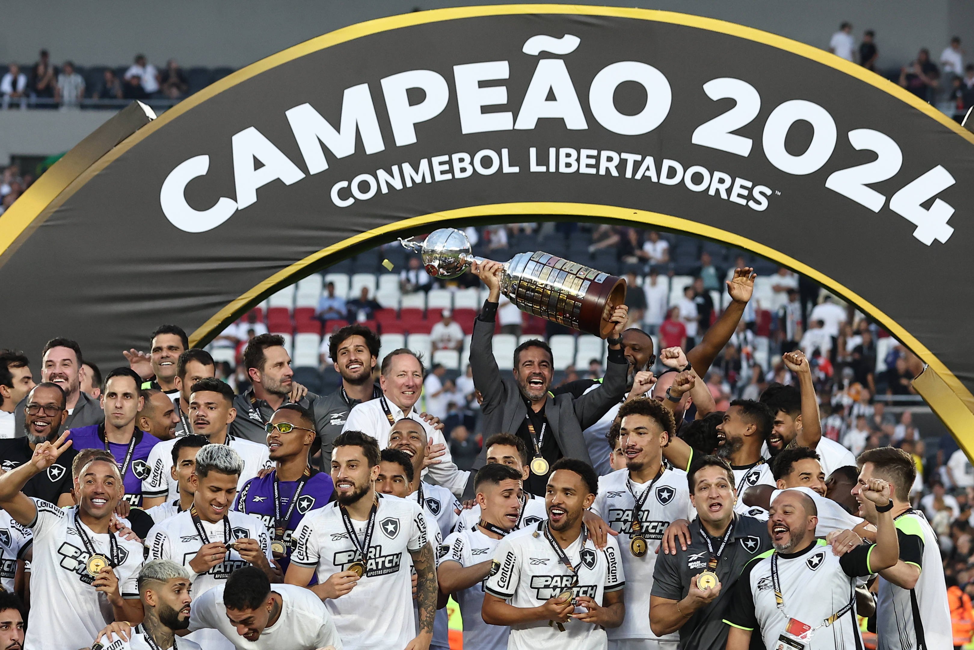 Tatăl unui fotbalist de la FCSB a c&acirc;știgat Copa Libertadores pe &rdquo;Estadio Monumental&rdquo; din Buenos Aires!