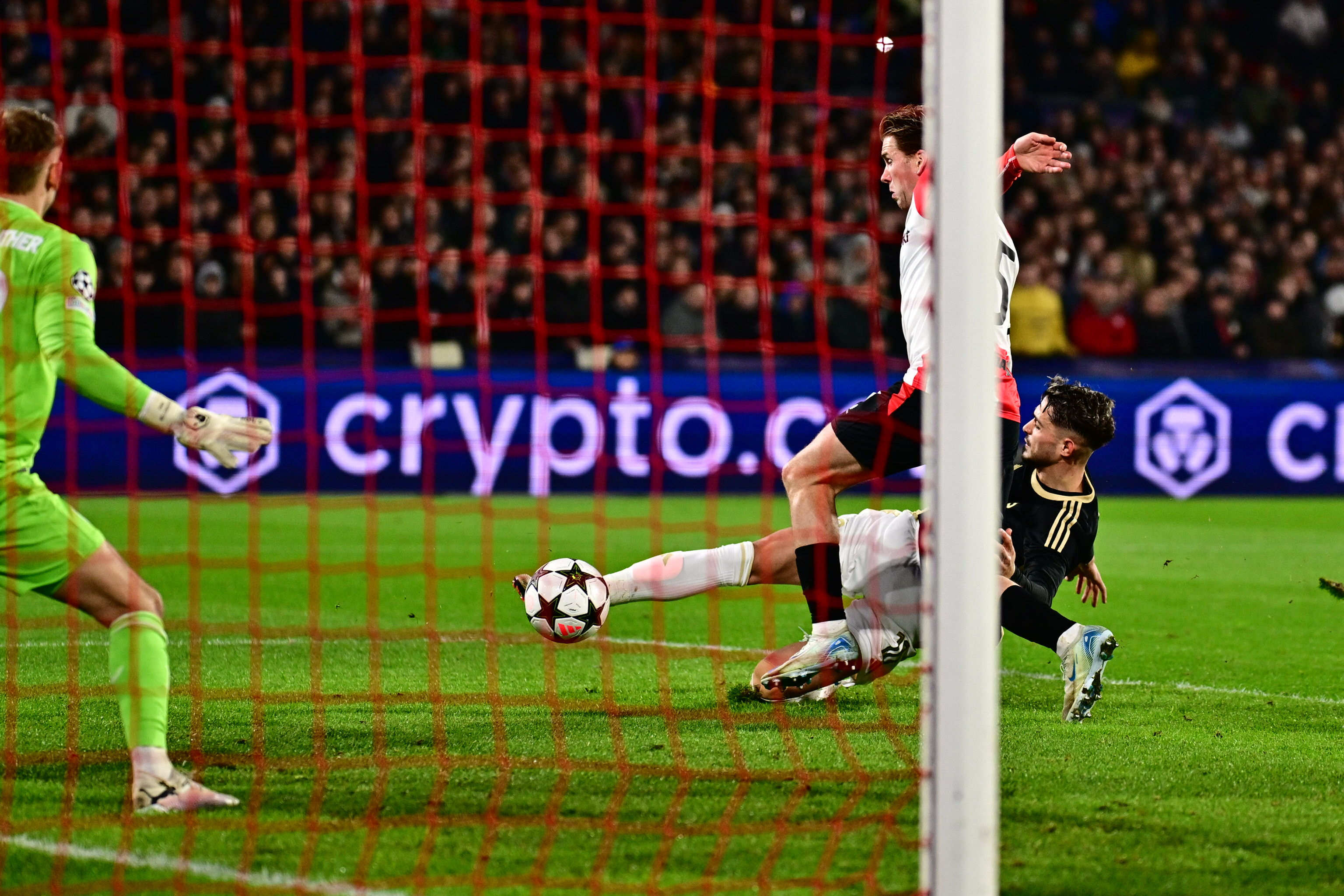 Albion Rrahmani a &rdquo;spart gheața&rdquo;! Fostul atacant al Rapidului, gol &icirc;n UEFA Champions League