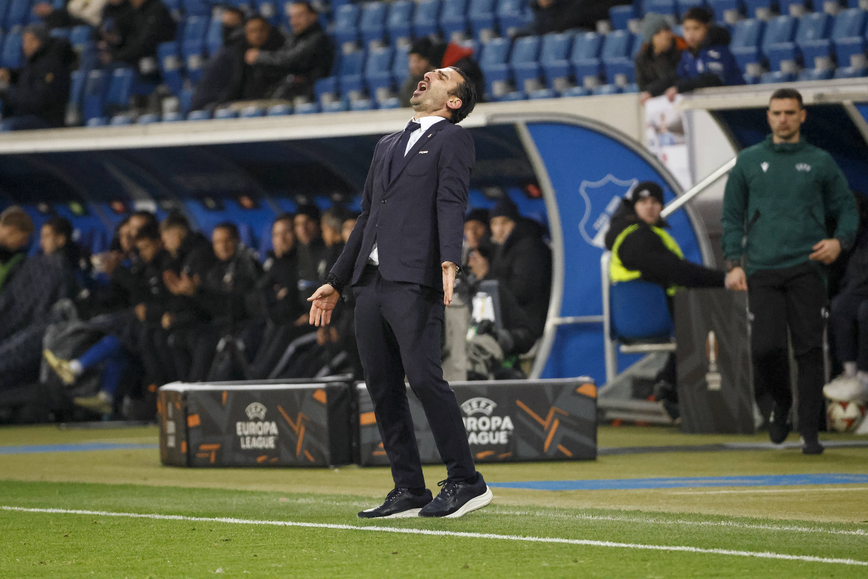 De la &rdquo;A3 de la FCSB&rdquo; și &rdquo;4, stai jos!&rdquo;, a trecut la laude pentru Elias Charalambous: &rdquo;E singurul care a făcut asta!&rdquo;