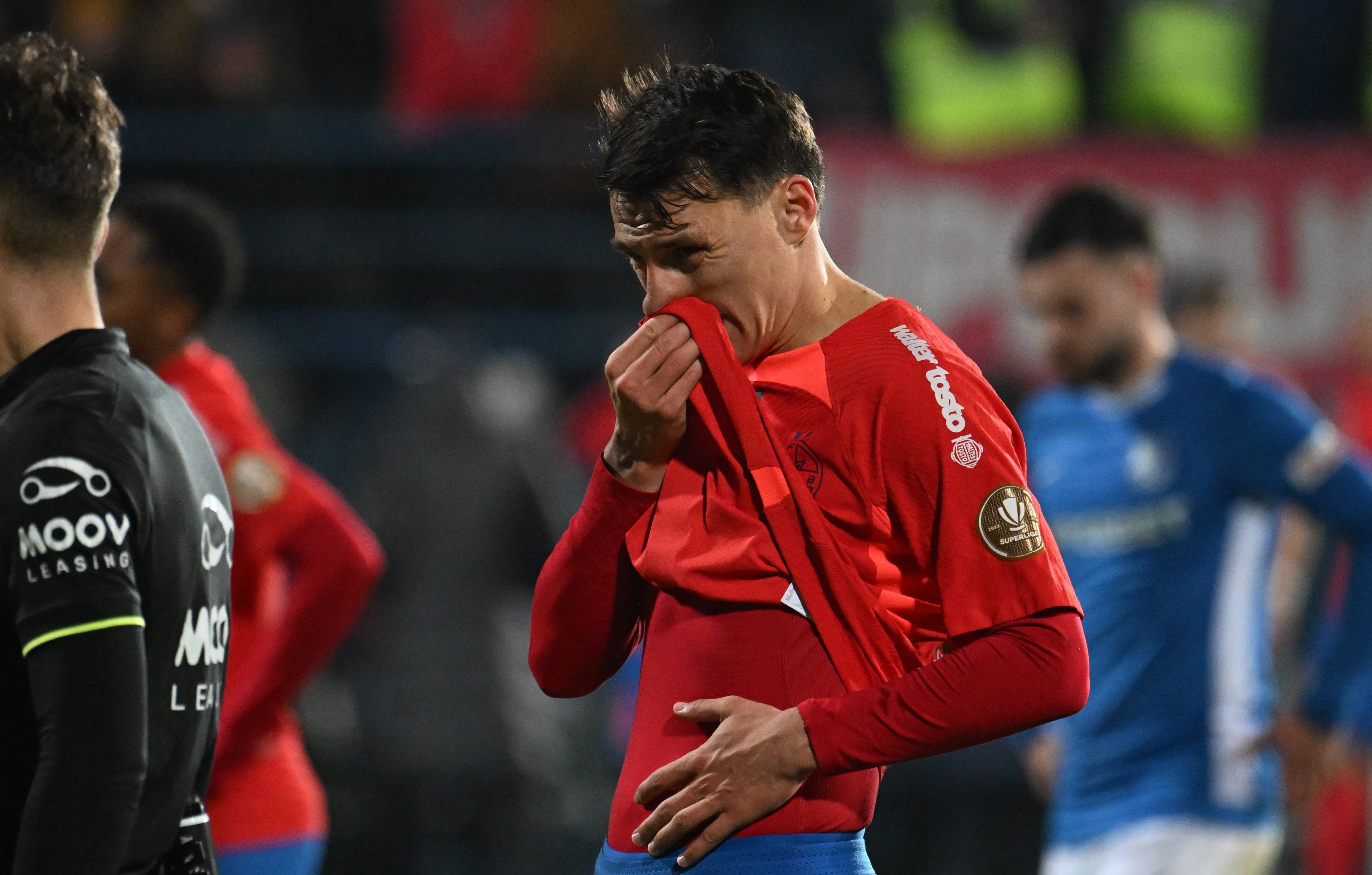 Suspiciuni de blat după Farul - FCSB și autodenunț &icirc;n direct: Eu am ratat intenționat penalty / Becali a țipat doar ca să țipe
