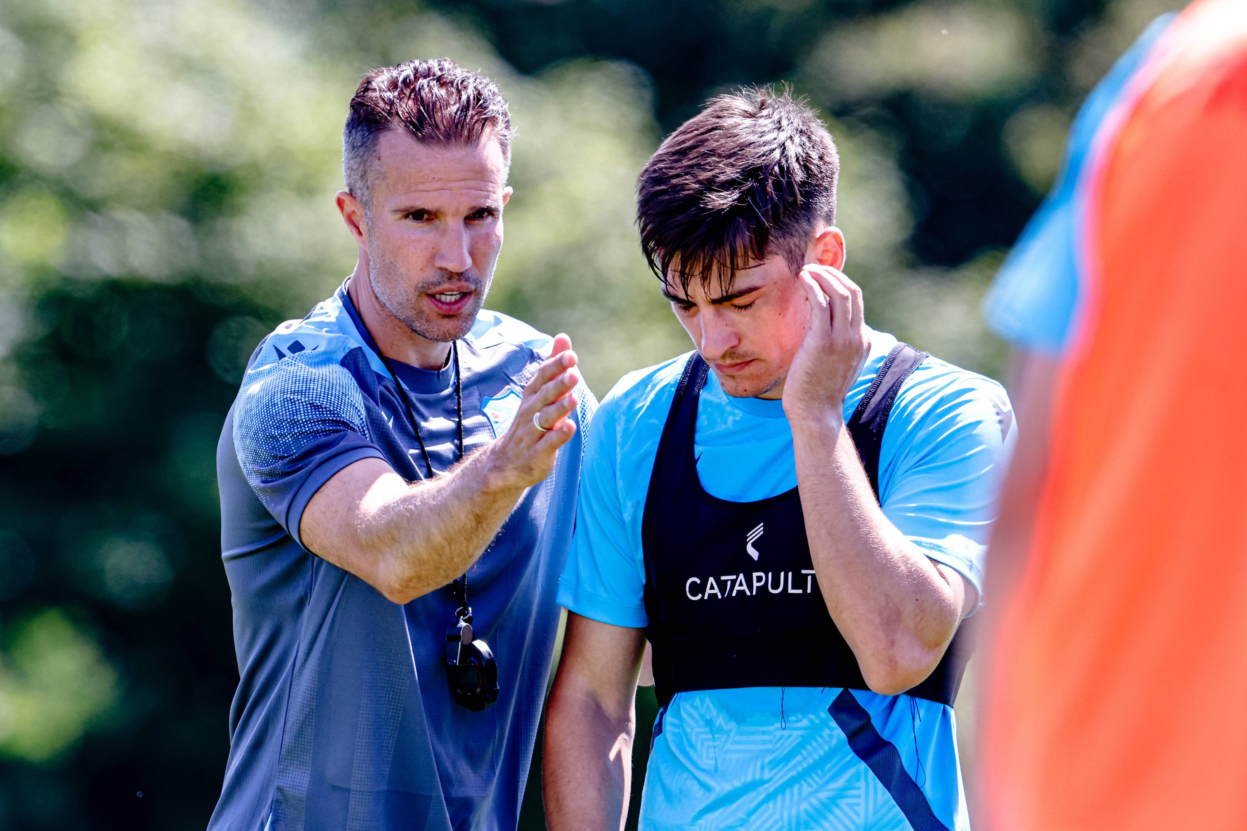 Robin van Persie semnează! Va antrena &icirc;n Champions League