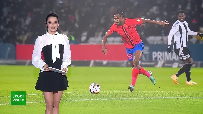 Siyabonga Ngezana, îmbrăcat ca în filmele western la gala AFAN în care FCSB a luat cele mai multe premii