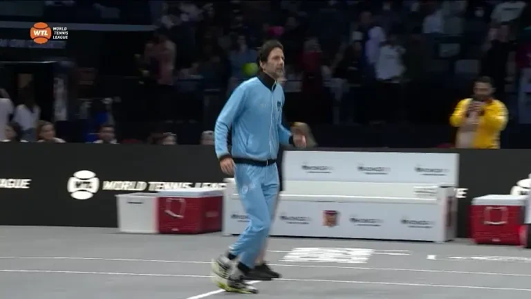 Simona Halep iese pe teren, la Abu Dhabi, în World Tennis League (VOYO EXCLUSIV)