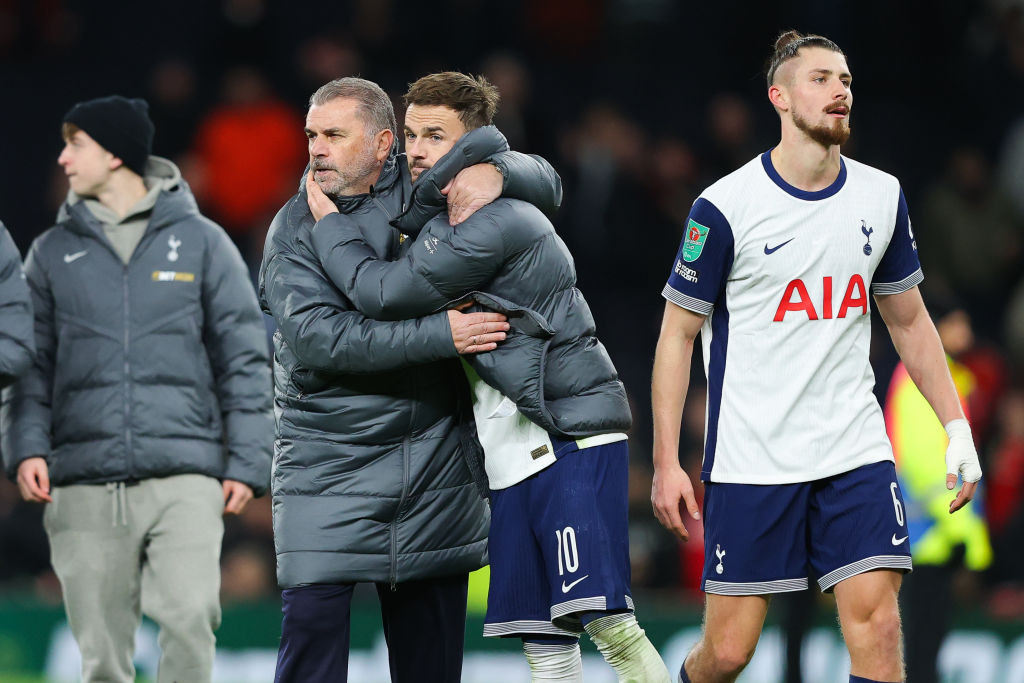 Ange Postecoglou a răbufnit după ce a fost &icirc;ntrebat despre evoluția lui Radu Drăgușin: Faceți ce vreți