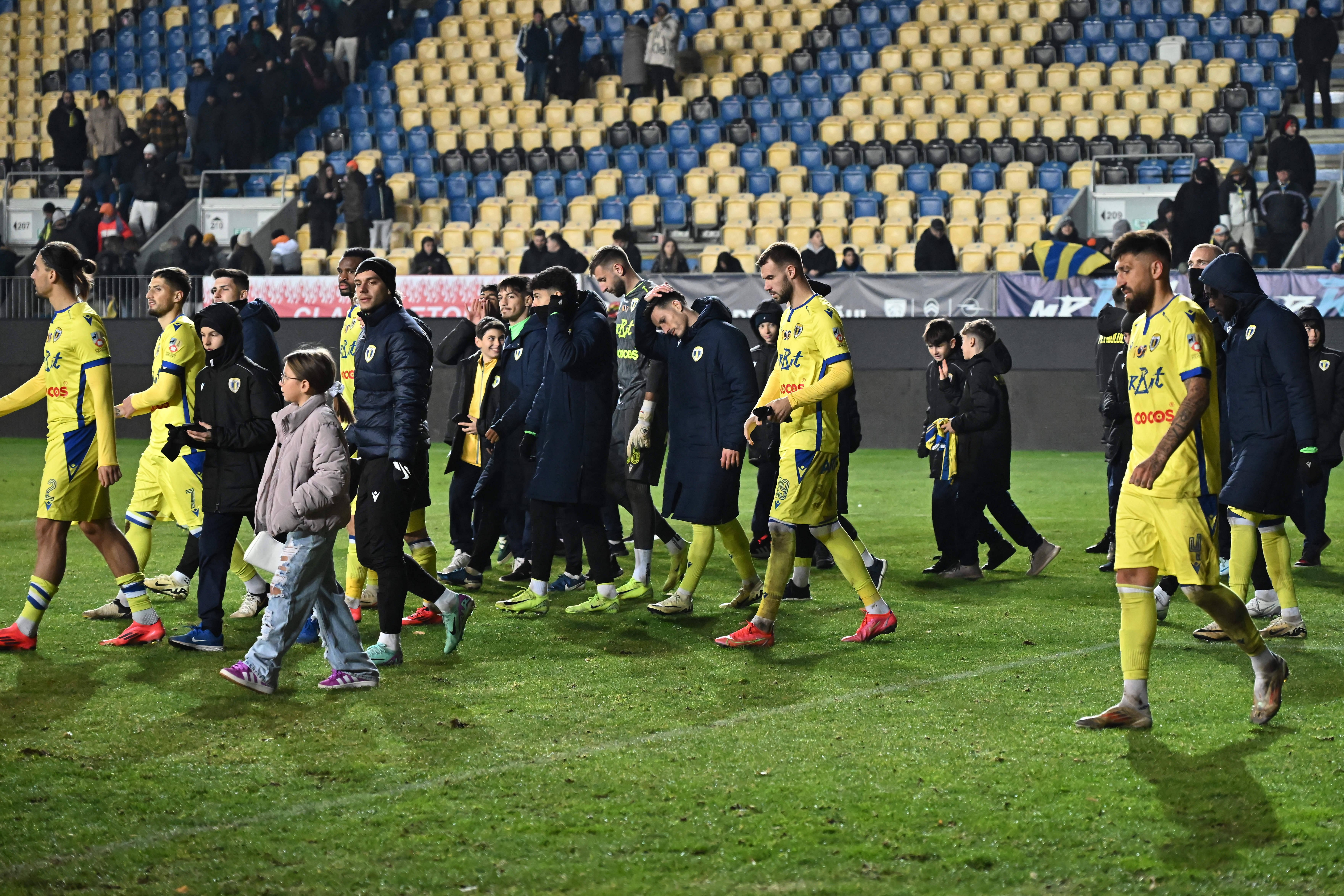 Avertisment pentru Adrian Mutu! Petrolul riscă să piardă jucători importanți: &rdquo;Trebuie să vindem!&rdquo;