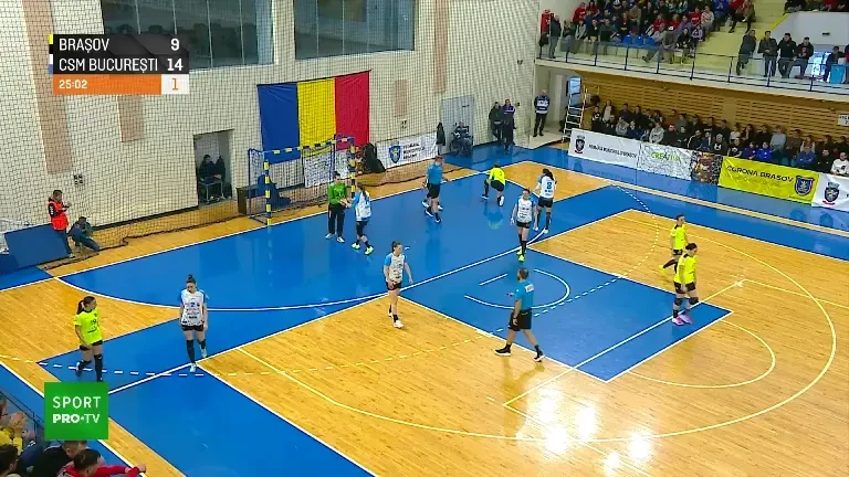Corona Brașov - CSM București (finalul primei reprize din derby)
